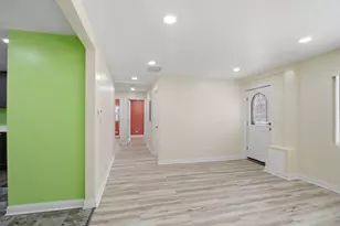 9804 S Maplewood Ave, Evergreen Park, IL 60805 - Photo 3