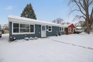 9804 S Maplewood Ave, Evergreen Park, IL 60805 - Photo 1