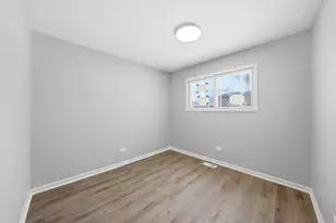 19425 Oak Ave, Country Club Hills, IL 60478 - Photo 11