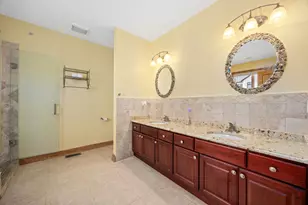 10225 S 81st Ct, Palos Hills, IL 60465 - Photo 15