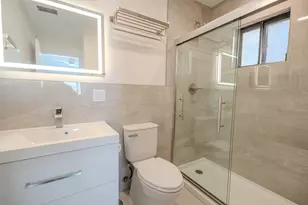 2740 W Farragut Ave, Chicago, IL 60625 - Photo 15