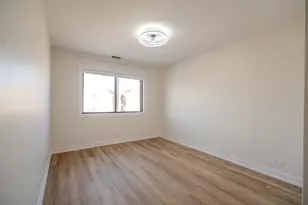 2740 W Farragut Ave, Chicago, IL 60625 - Photo 17