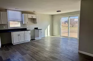 331 W Lincoln St, Utica, IL 61373 - Photo 9