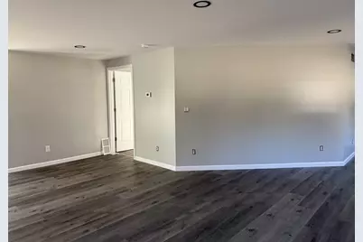 331 W Lincoln Street, Utica, IL 61373 - Photo 7