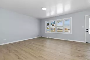 1455 Erie St, Elgin, IL 60123 - Photo 9