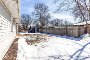 1455 Erie St, Elgin, IL 60123 - Photo 31