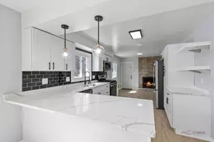 1455 Erie St, Elgin, IL 60123 - Photo 11