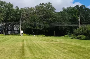 659 E Maple Ave, Mundelein, IL 60060 - Photo 1