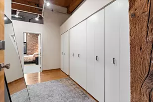 300 W Grand Ave, Chicago, IL 60654 - Photo 17