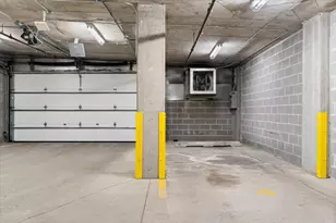 300 W Grand Ave, Chicago, IL 60654 - Photo 21