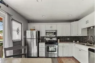 291 E Wilson St, Elmhurst, IL 60126 - Photo 3