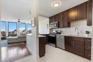 444 W Fullerton Pkwy, Chicago, IL 60614 - Photo 3