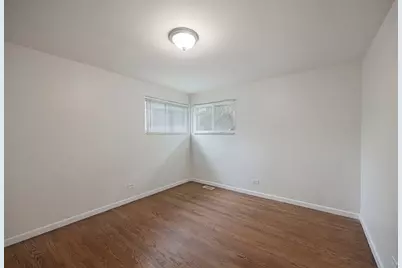 9200 Kedvale Avenue, Skokie, IL 60076 - Photo 15