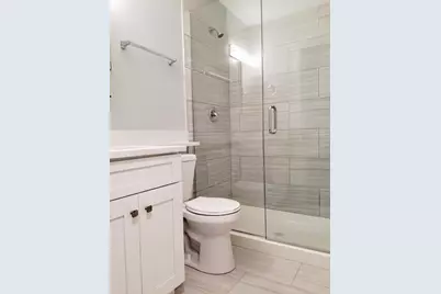 5240 N Winthrop Avenue #204, Chicago, IL 60640 - Photo 9