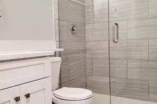 5240 N Winthrop Ave, Chicago, IL 60640 - Photo 9