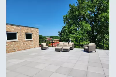 5240 N Winthrop Avenue #204, Chicago, IL 60640 - Photo 3