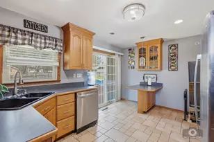 20W260 Meadow Ln, Lemont, IL 60439 - Photo 9