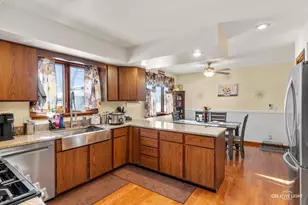 128 Edgebrook Dr, Sandwich, IL 60548 - Photo 7