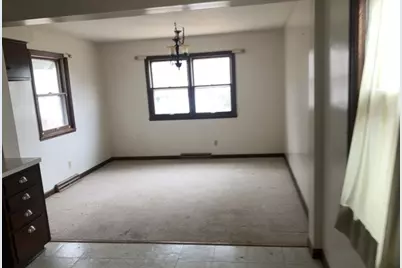 2917 Lawndale Avenue, Rockford, IL 61101 - Photo 5