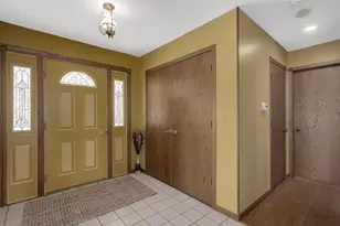 7102 Beechnut Ln, Darien, IL 60561 - Photo 5