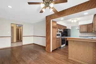 7102 Beechnut Ln, Darien, IL 60561 - Photo 9