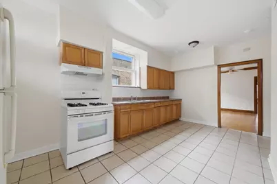 7634 S Phillips Avenue, Chicago, IL 60649 - Photo 3