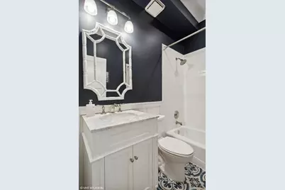 2343 N Janssen Avenue #1, Chicago, IL 60614 - Photo 13