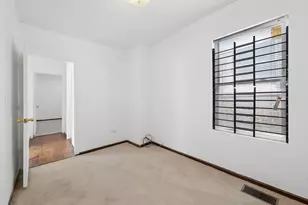 6521 S St Lawrence Ave, Chicago, IL 60637 - Photo 13