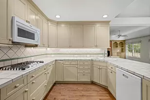 1735 Yale Ct, Lake Forest, IL 60045 - Photo 9