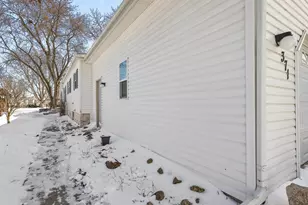 371 Elder Ln, Belvidere, IL 61008 - Photo 5