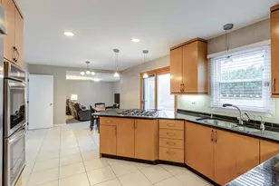240 Osage Terrace, Buffalo Grove, IL 60089 - Photo 9