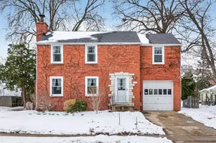 827 N 10th St, Dekalb, IL 60115 - Photo 1