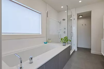 559 E 50th Street, Chicago, IL 60615 - Photo 23