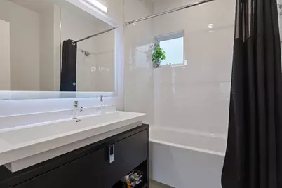 559 E 50th Street, Chicago, IL 60615 - Photo 29