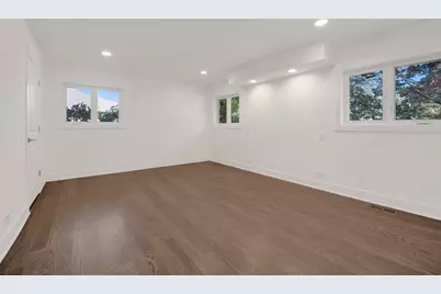 6444 N Knox Avenue, Lincolnwood, IL 60712 - Photo 3