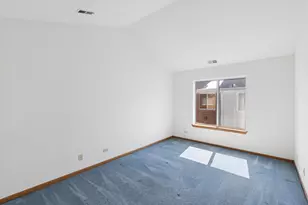 3 Dewalt Ct, Elmhurst, IL 60126 - Photo 9