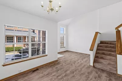 3 Dewalt Court, Elmhurst, IL 60126 - Photo 5