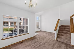 3 Dewalt Ct, Elmhurst, IL 60126 - Photo 5