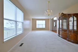 2914 Kelly Dr, Elgin, IL 60124 - Photo 5