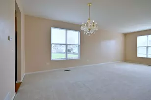 2914 Kelly Dr, Elgin, IL 60124 - Photo 7