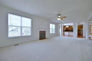 2914 Kelly Dr, Elgin, IL 60124 - Photo 15