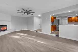 272 E Wrightwood Ave, Glendale Heights, IL 60139 - Photo 15