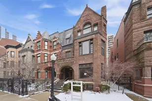 1517 N Dearborn Pkwy, Chicago, IL 60610 - Photo 1