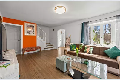 300 S Cumberland Parkway, Des Plaines, IL 60016 - Photo 5