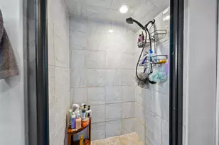 300 S Cumberland Pkwy, Des Plaines, IL 60016 - Photo 17