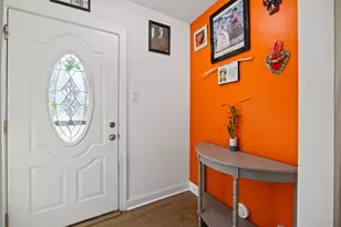 300 S Cumberland Pkwy, Des Plaines, IL 60016 - Photo 3