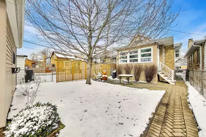 7842 N Karlov Avenue, Skokie, IL 60076 - Photo 35