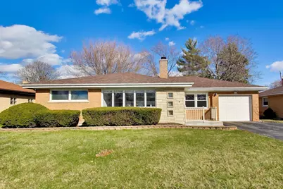 915 S Na Wa Ta Avenue, Mount Prospect, IL 60056 - Photo 1