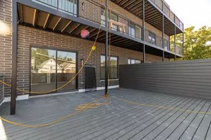 2042 W Irving Park Rd, Chicago, IL 60618 - Photo 15