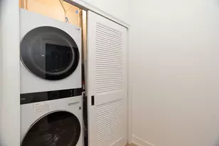 2042 W Irving Park Rd, Chicago, IL 60618 - Photo 13